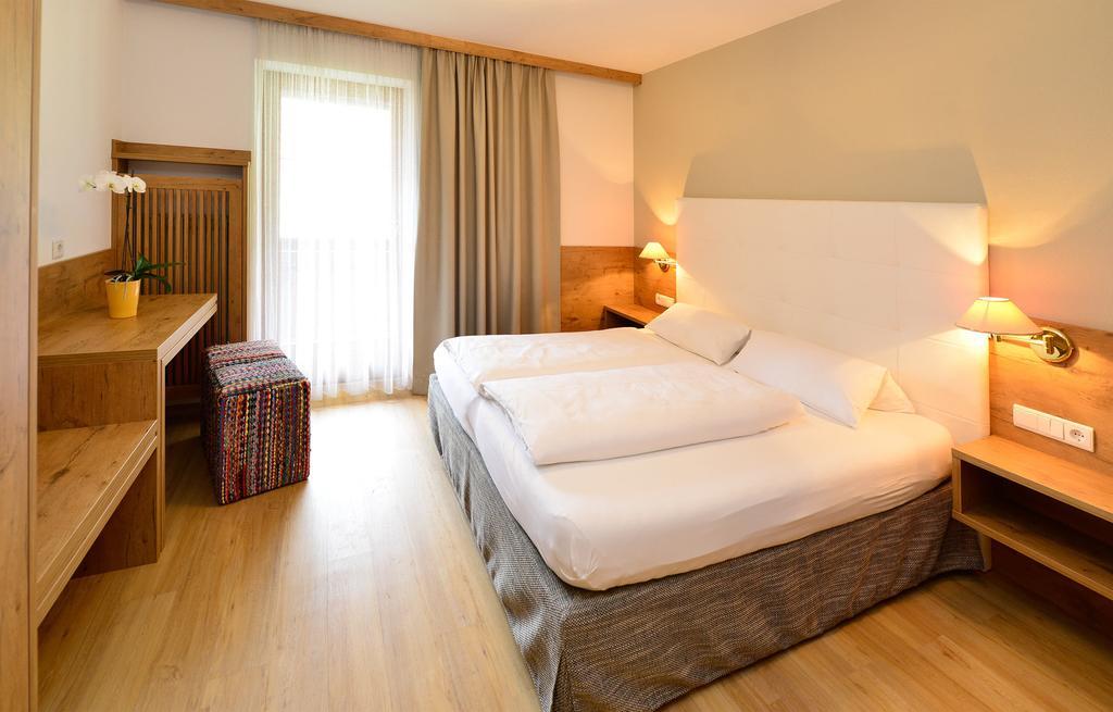 Residence Alpenrose Ahrntal Pokoj fotografie
