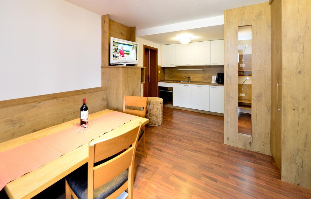 Residence Alpenrose Ahrntal Pokoj fotografie